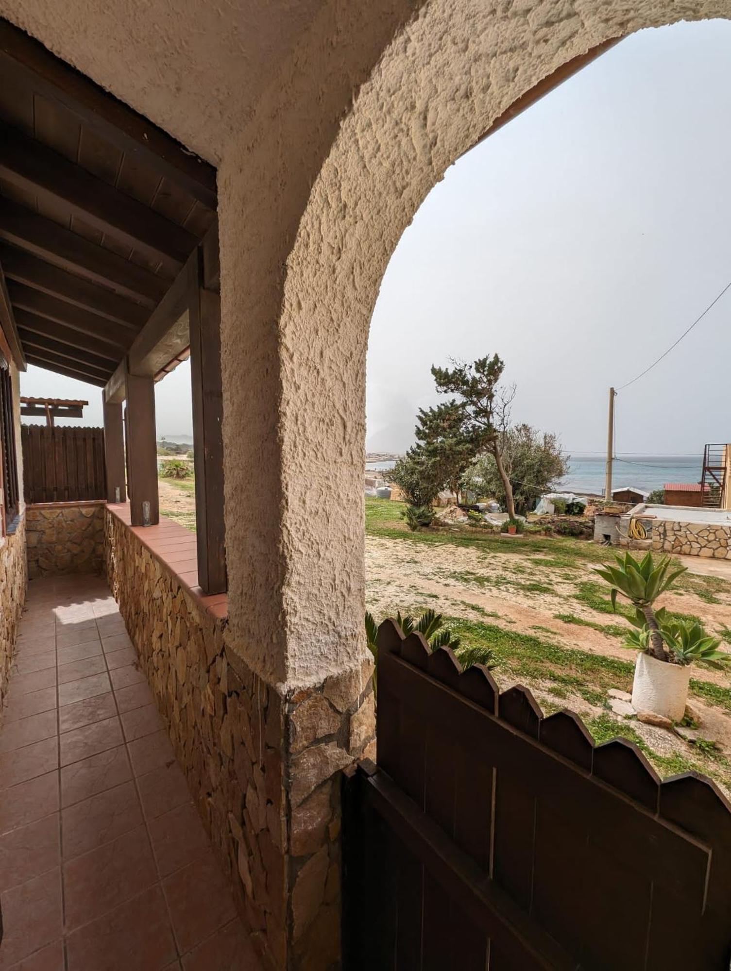 Villa Baia Di Cornino 쿠스토나치 외부 사진